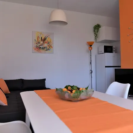 Mandalena With Terrace, 1 Min Walk To The Appartement *