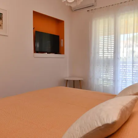 Mandalena With Terrace, 1 Min Walk To The *