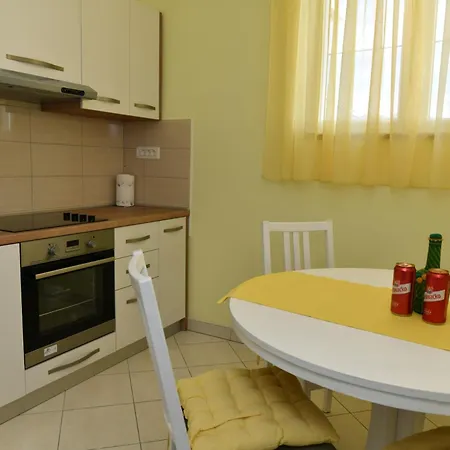 Апартаменты Mandalena With Terrace, 1 Min Walk To The *