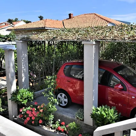 Апартаменты Mandalena With Terrace, 1 Min Walk To The *