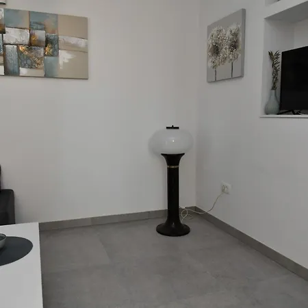 Mandalena With Terrace, 1 Min Walk To The Appartement