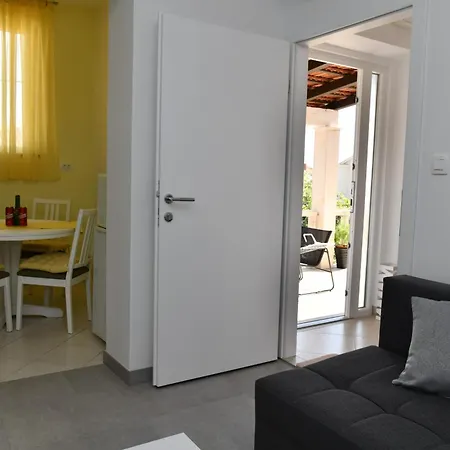 Апартаменты Mandalena With Terrace, 1 Min Walk To The